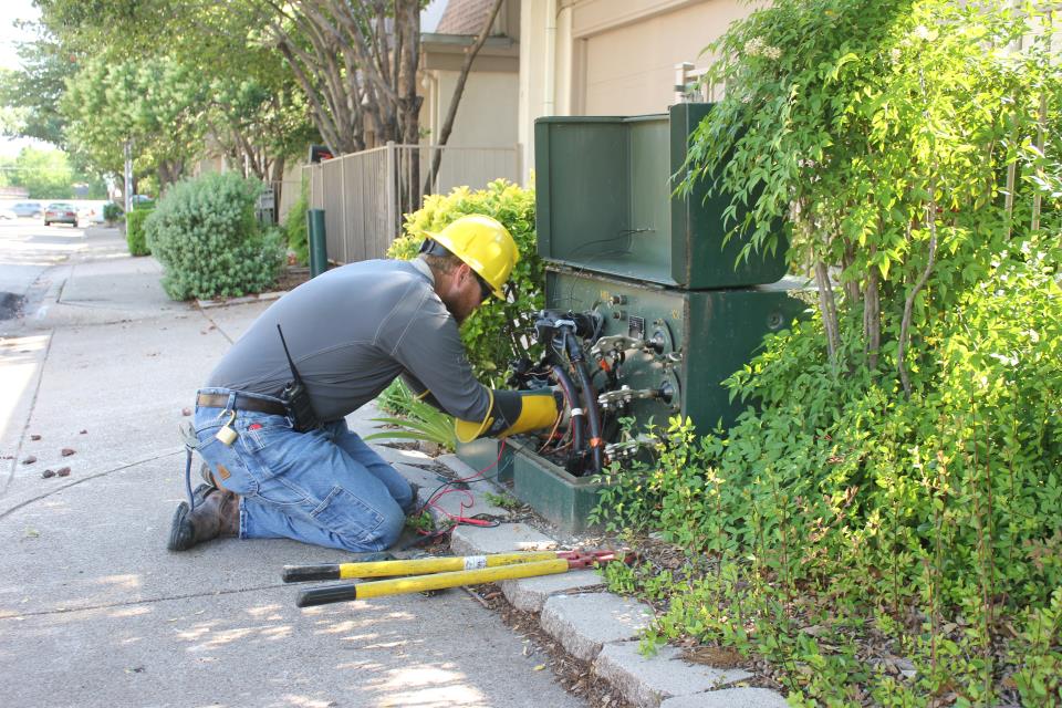 Lineman fixing transformer